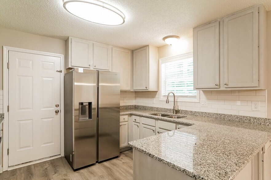 Building Photo - 601 Quest Ridge Dr