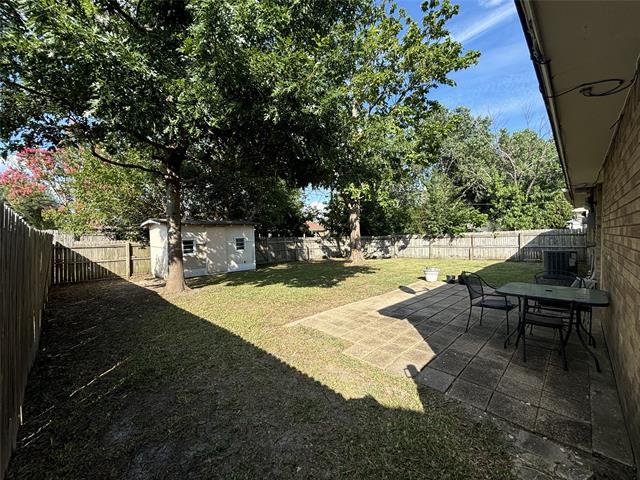 Building Photo - 504 Woodcrest Way