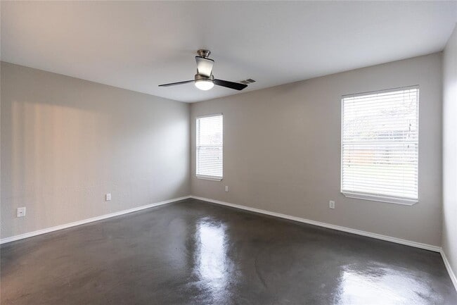 Building Photo - 1701 Golden Sunrise Ln