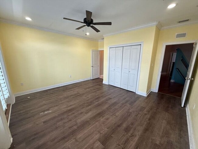 Building Photo - Navarre - Hidden Bay Village - 3 bedroom, 3 bathroom - Waterfront Townhome
