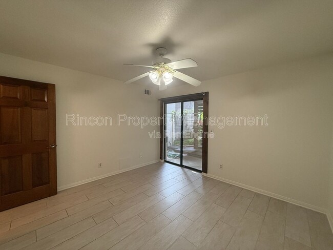 Building Photo - 848 Woodland Ave