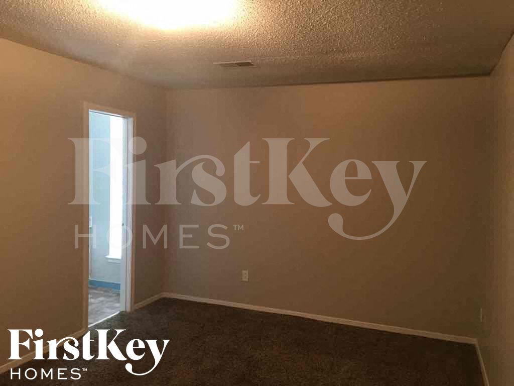 Building Photo - 5749 Jardin Pl