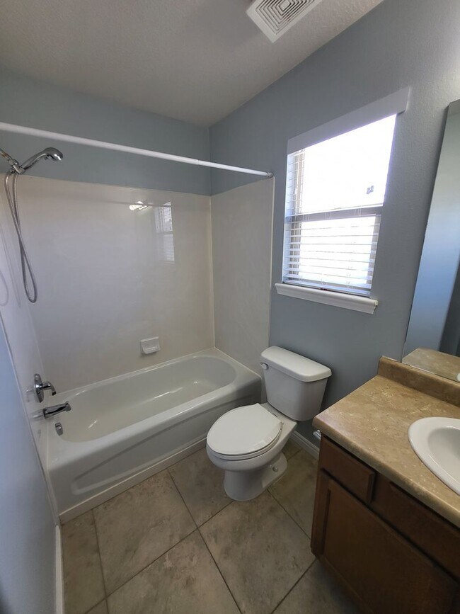 Building Photo - Large Pleasant Grove Home