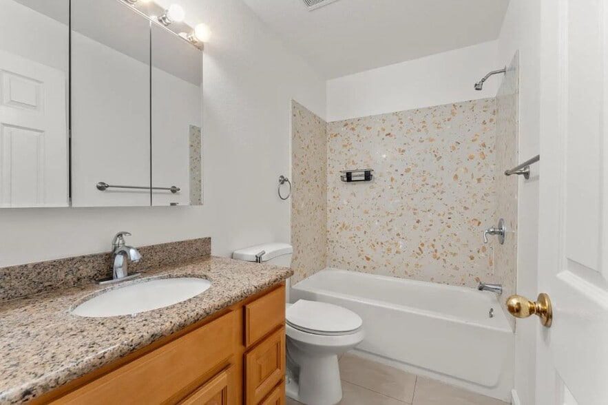 Building Photo - 7108 Coral Gables Cir