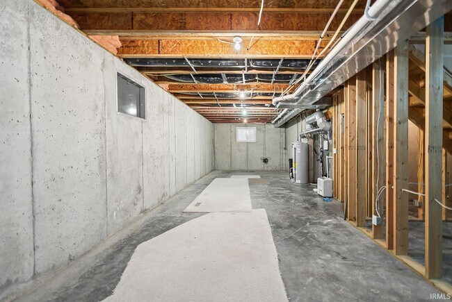 Building Photo - 987 Marwyck St