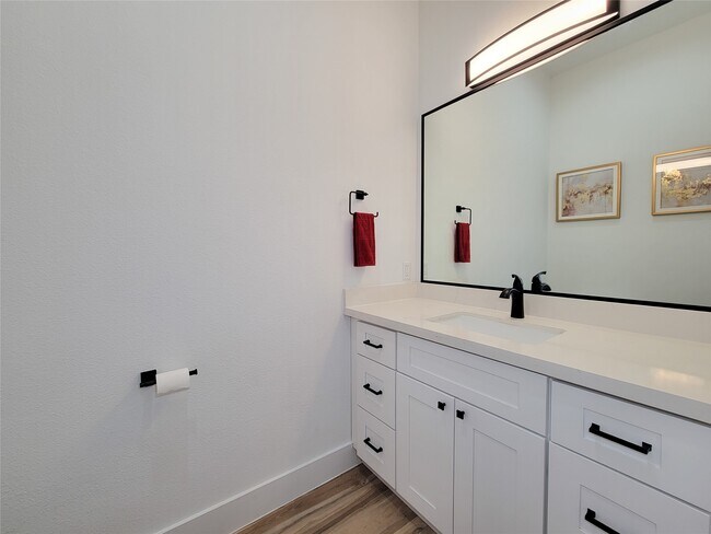 Building Photo - 5019 Creekmont Dr