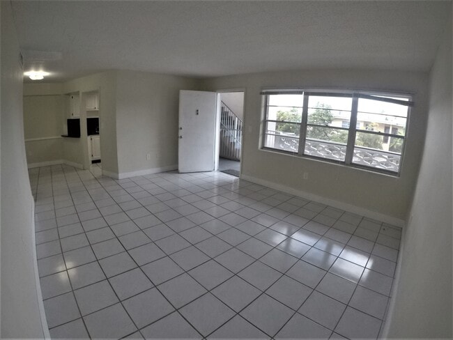 Building Photo - 9390 E Bay Harbor Dr