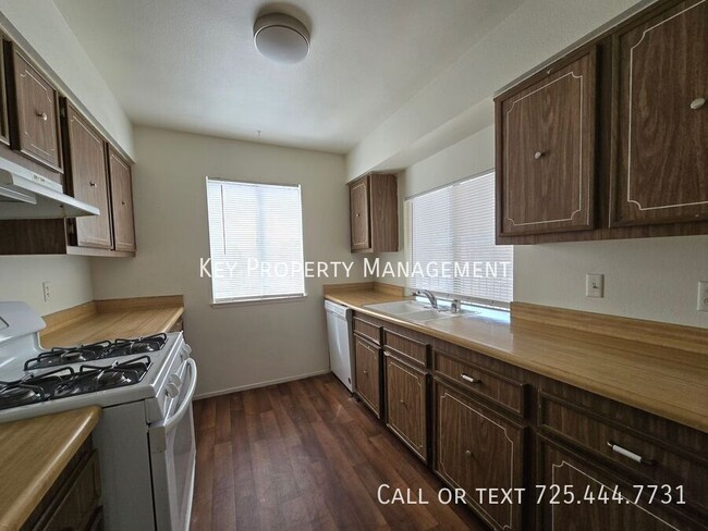 Building Photo - 2 BEDROOM CONDO IN WEST LAS VEGAS