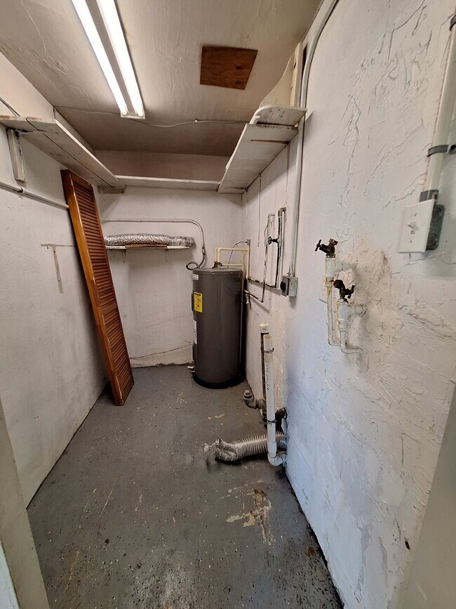 Building Photo - 3/2 Single Family Home available in Pt Charlotte