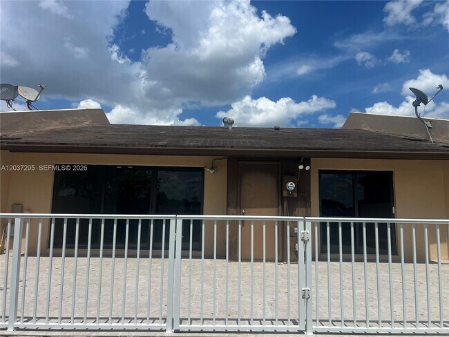 Building Photo - 11800 SW 123rd Ave