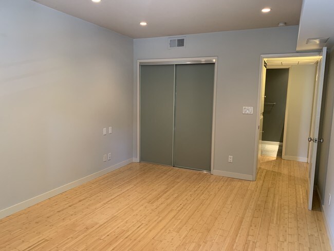 Guest Bedroom & Closet - 1250 N Kings Rd