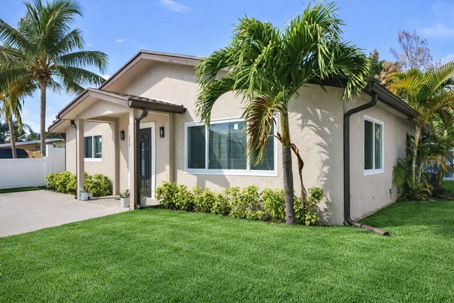 Building Photo - Single Family Home in Non HOA East Boca Raton