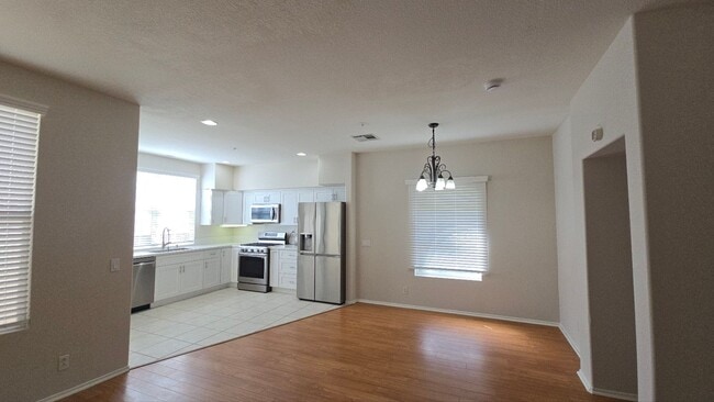 Building Photo - 308 Terra Bella