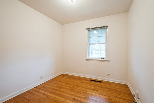 Building Photo - 735 Chestnut St