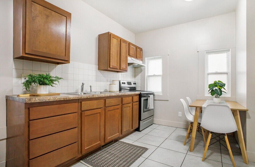 Building Photo - 311 Robey Pl SE