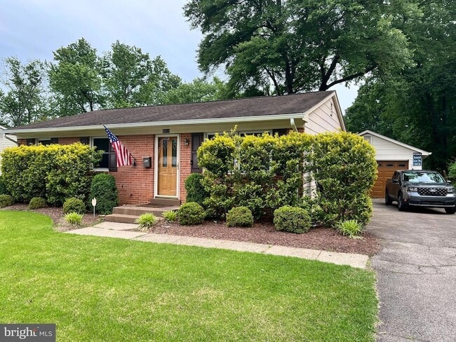 Building Photo - 4511 Eastlawn Ave