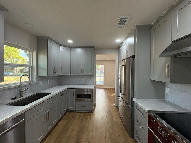 Building Photo - 5822 Yarwell Dr