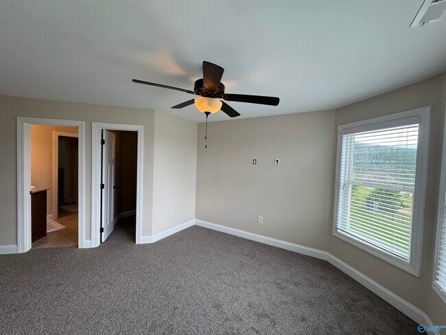 Building Photo - 2807 Talon Cir