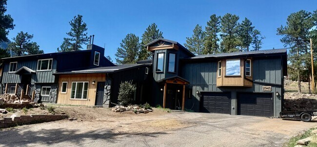 Building Photo - 2945 Aspen Dr