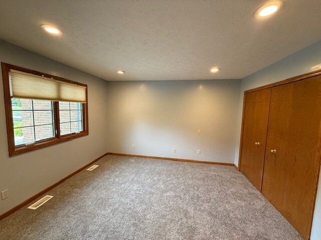Building Photo - 228 Countryside Dr
