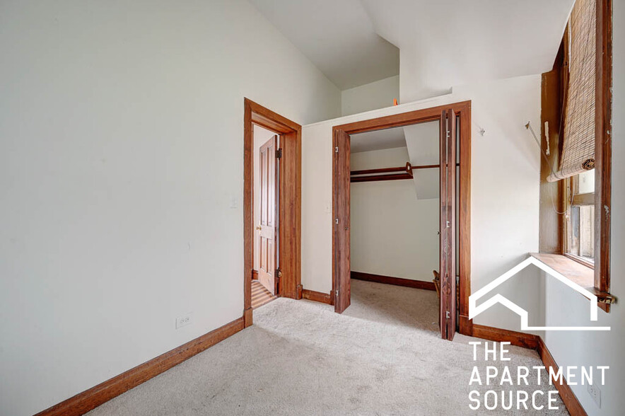 Building Photo - 2835 N Ashland Ave