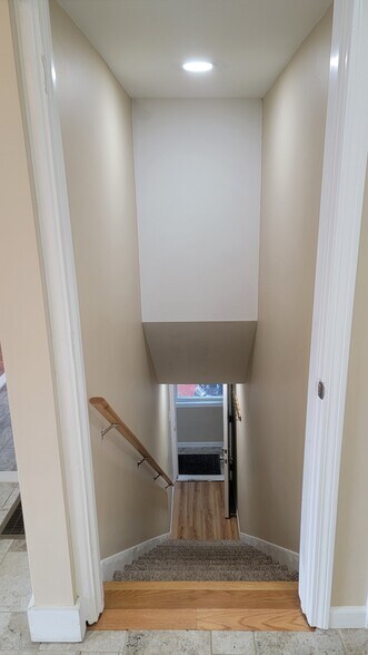 Building Photo - 54 Bolton St