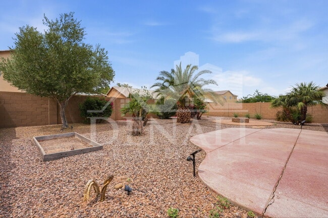 Building Photo - 18184 Calacera St
