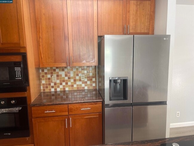 Building Photo - 971 Livorna Rd