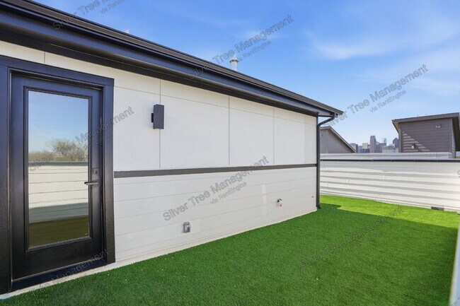 Building Photo - 4526 Cabell Dr