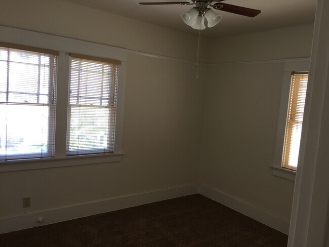 Building Photo - Hillcrest/North Park 3BR/1BR (or 2Br+Offic...