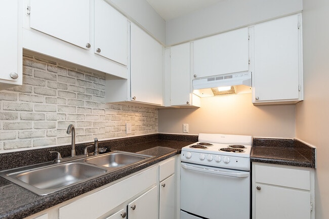 Building Photo - Tivoli Apartments