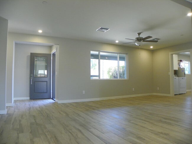 Building Photo - 8337 E Meadowbrook Ave