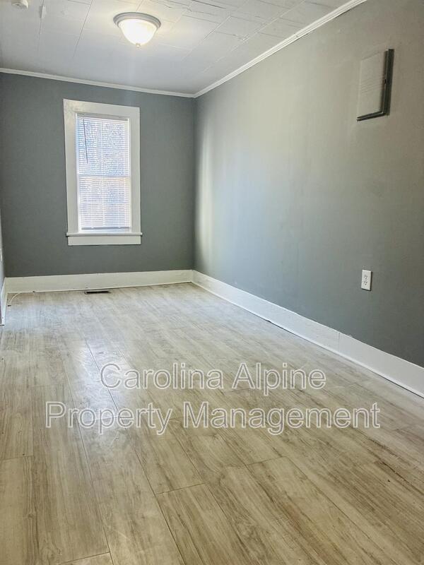 Building Photo - 910 Walnut St