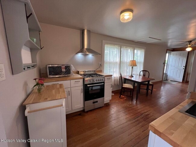 Building Photo - 7 Pohndorf Dr