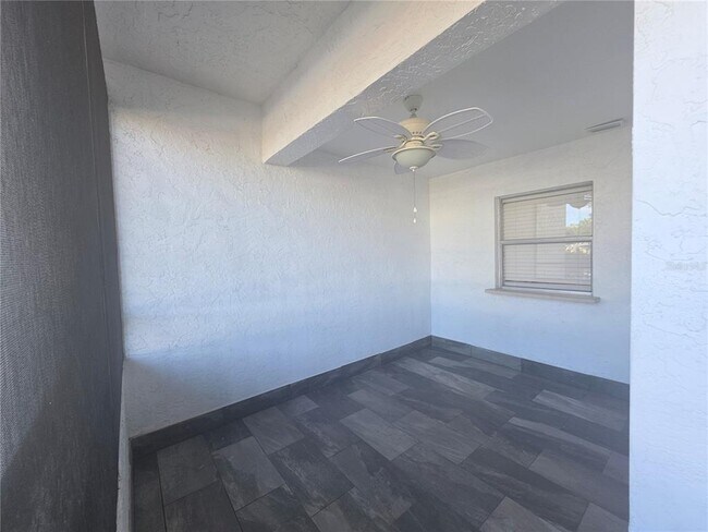 Building Photo - 2583 Countryside Blvd