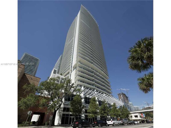 Primary Photo - 1100S S Miami Ave