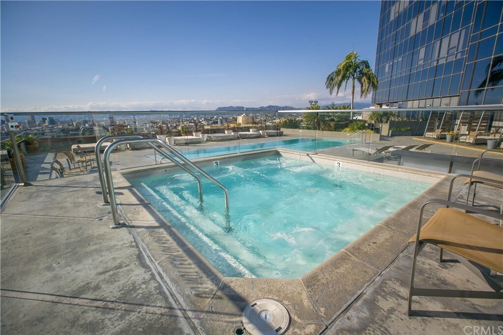 Building Photo - 1100 Wilshire Blvd