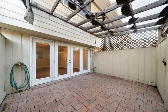 Building Photo - 2160 Winrock Blvd