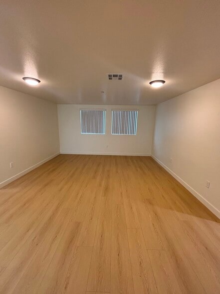 Building Photo - 6210 Brynhurst Ave