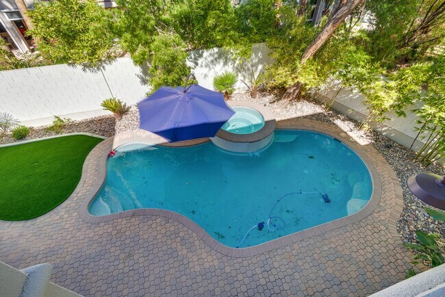 Building Photo - Luxury Summerlin Living in Gated Canyon Crest Community