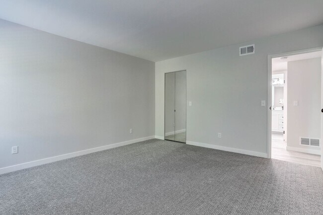 Building Photo - 3315 S Ammons St