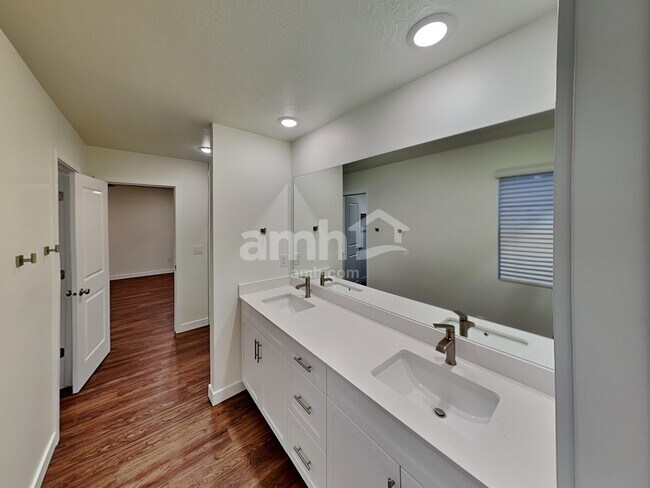 Building Photo - 3503 N Annabell St