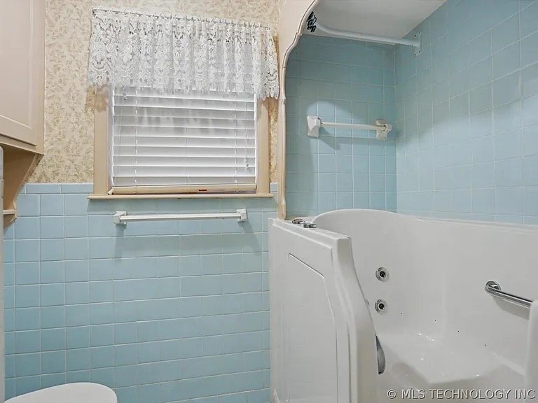 Building Photo - 4809 S 69th E Ave