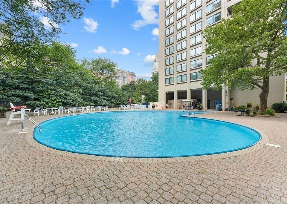 Building Photo - 85 E India Row