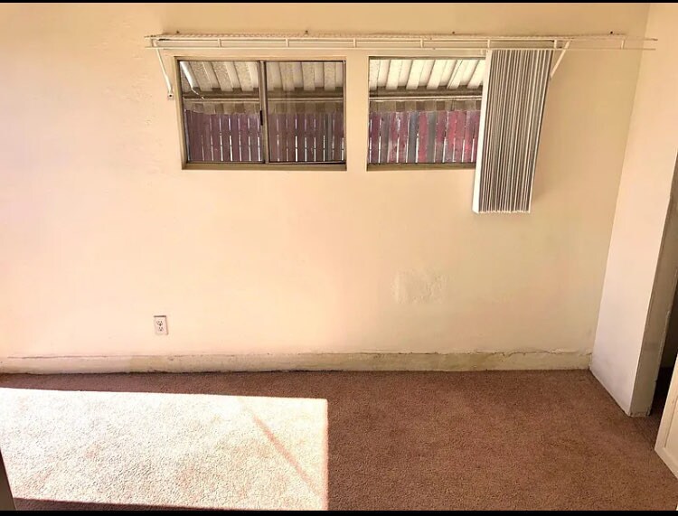 Building Photo - 4640 Clairemont Dr