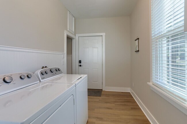 Building Photo - 1232 Lafayette St