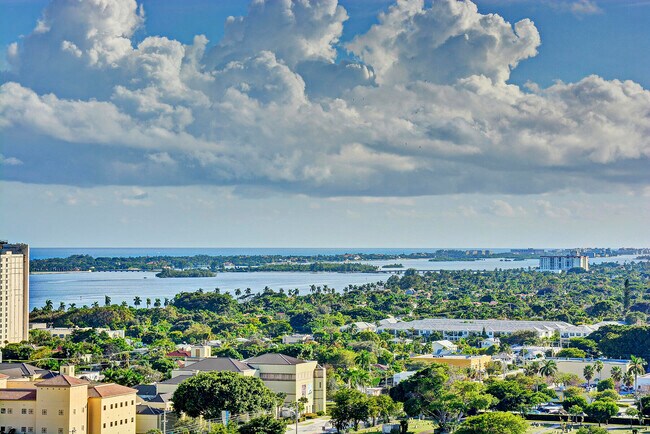 Building Photo - 550 Okeechobee Blvd