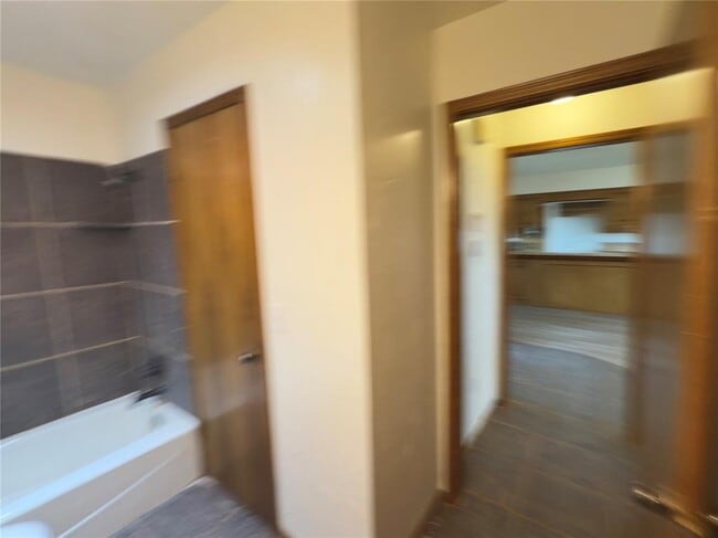 Building Photo - 217 Woodbridge Cir