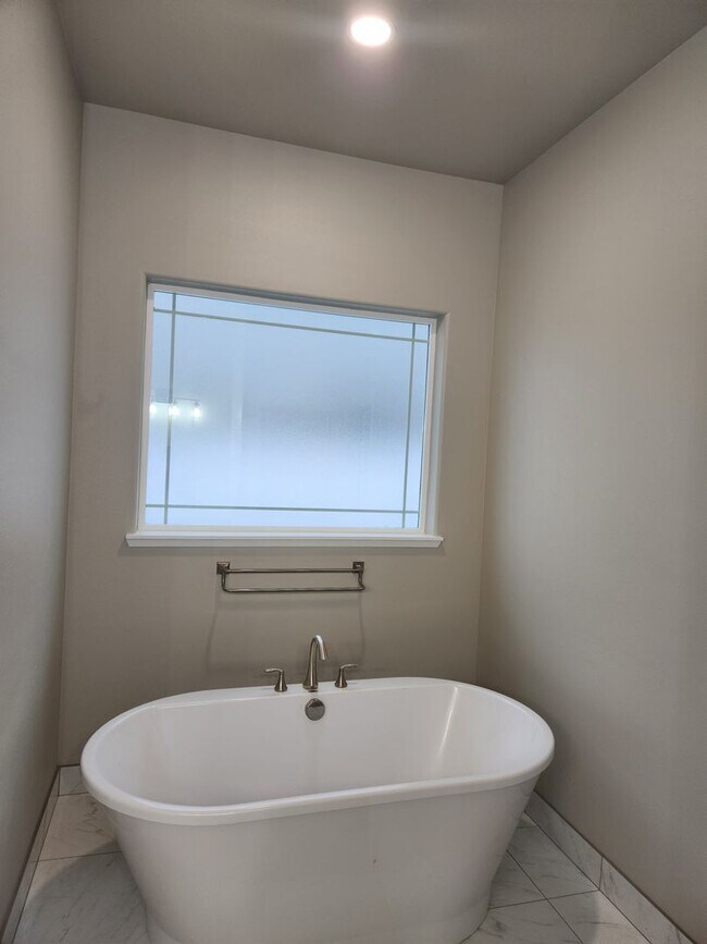 Building Photo - West Valley New 4 br plus office, 3.5 bath...