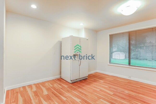 Building Photo - Stunning cul-de-sac residence near Odle Middle School and Bellevue Aquatic Center!